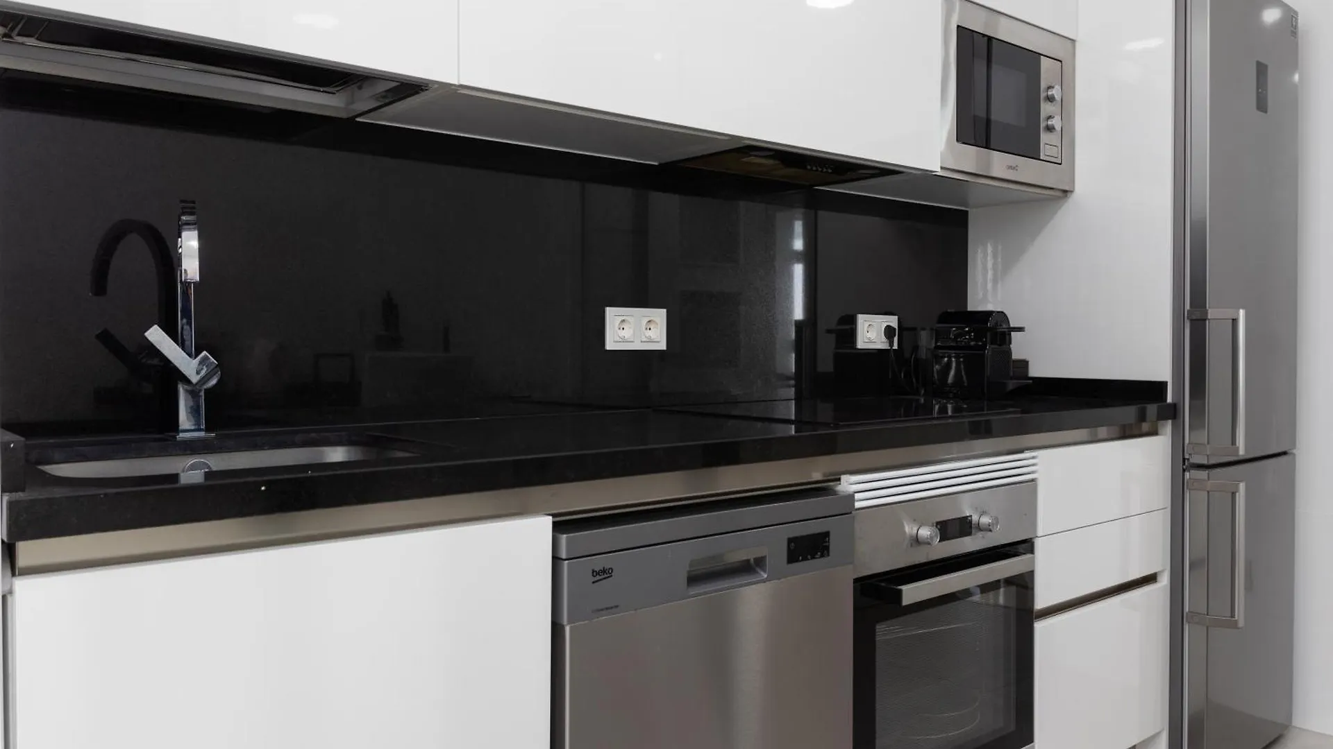 Mtr - Marbella Temporary Rent Moderno Apartamento 2 Dormitorios Av Del Mar Apartman